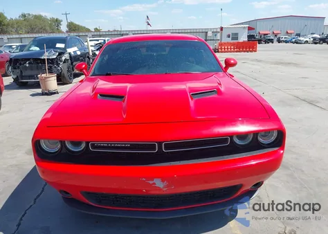 2016 Dodge Challenger Sxt z USA, uszkodzony, nr VIN 2C3CDZAG6GH137763